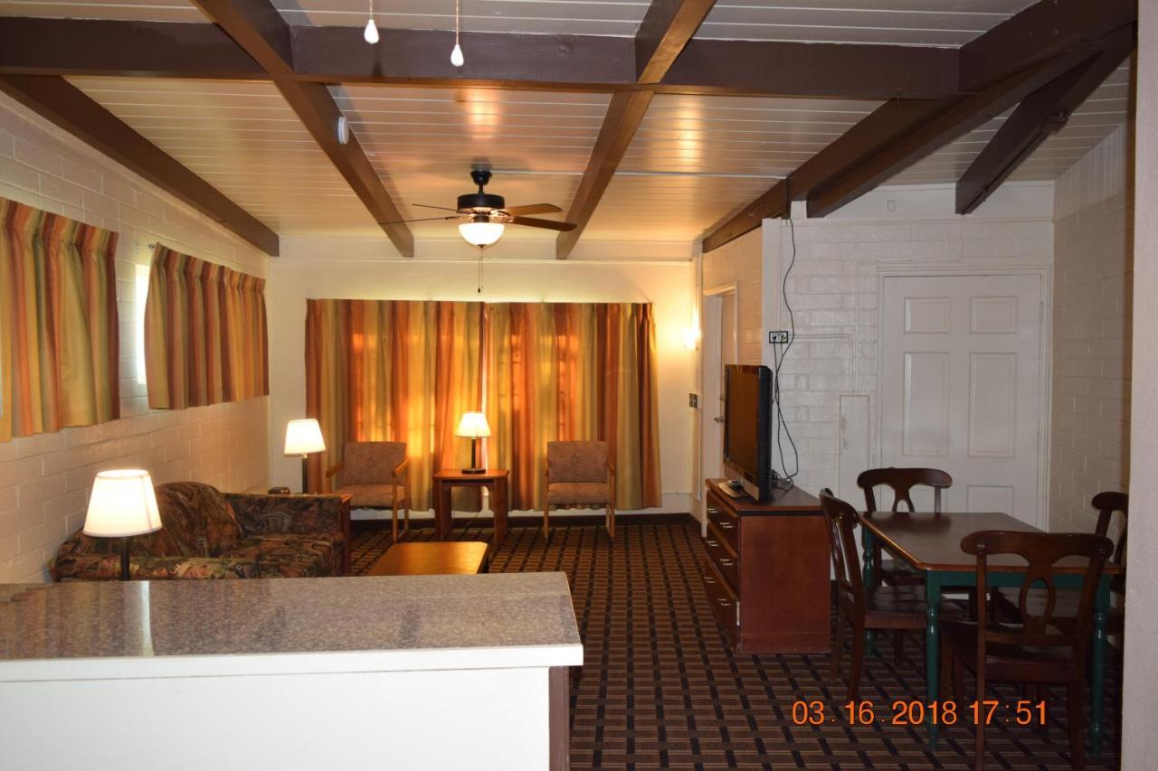 Stanlunds Inn And Suites Borrego Springs Extérieur photo